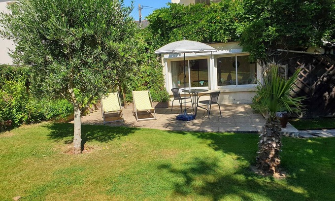 Ploufragan Apartment | Vacation home 8 km from the sea with enclosed garden, south-facing terrace, bicycle shed