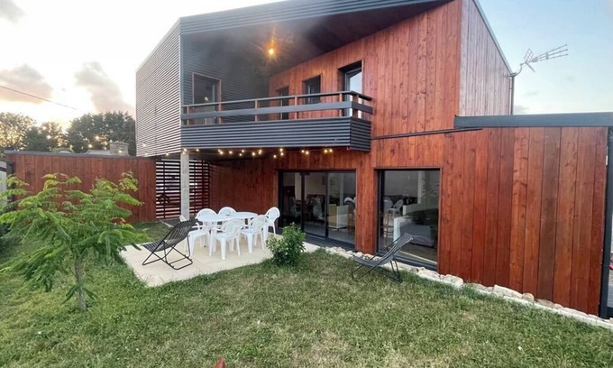 Coetmieux House | Vacation home between land and sea