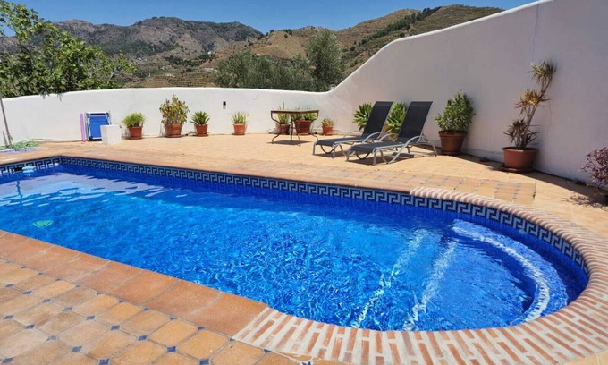 Almunecar House | Vacation Home "Casa Laura" with Mountain View, Pool, Garden, A/C & Wi-Fi