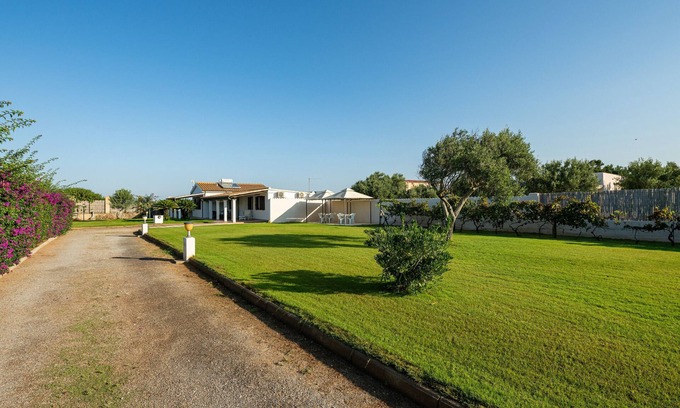 Spiaggia Grande House | Vacation Home "Casa Silvia" with Private Terrace & Wi-Fi