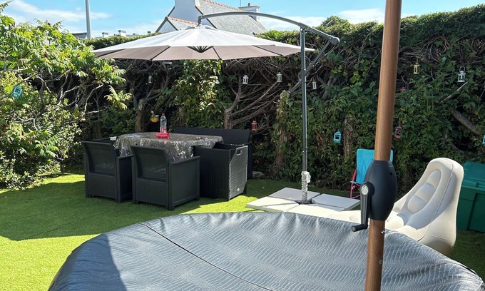 Lannion House | Vacation Home Comfortable Spa Pool Garden
