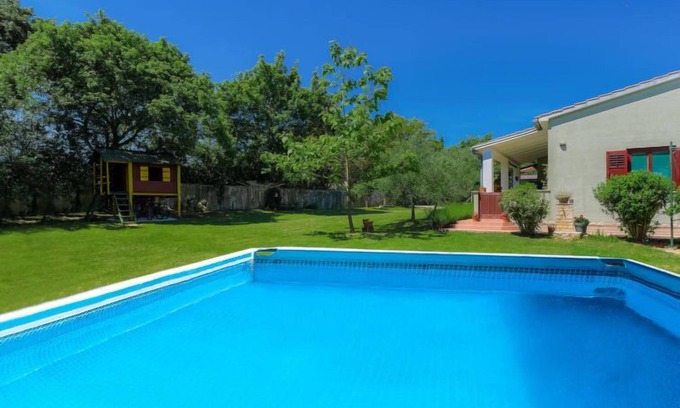 Sisan House | Vacation home Corina by Interhome