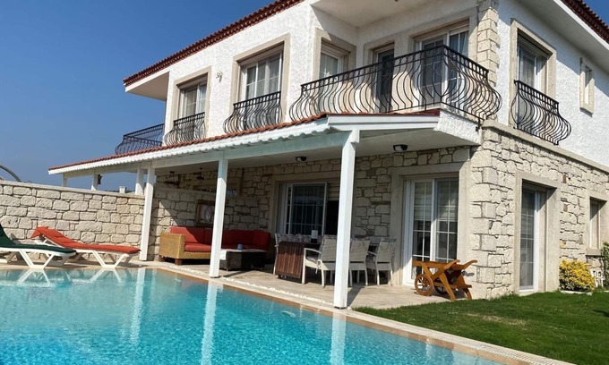 Ildır Koyu House | Vacation home De'Lale Villa with great views and pool in Izmir Reisdere