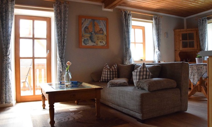 Stockheim Apartment | Vacation home Eitel - Apartment Linde