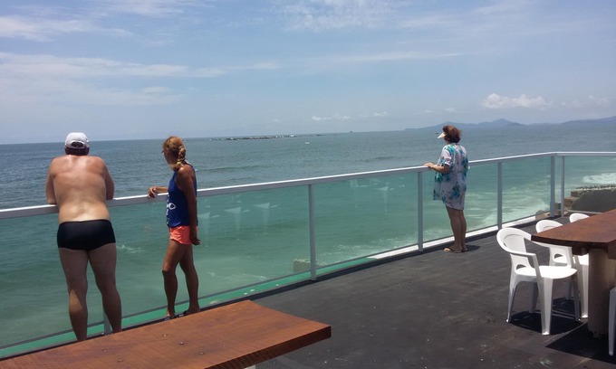 Barra Velha House | Vacation Home front beach low time 20 km Beto Carrero World