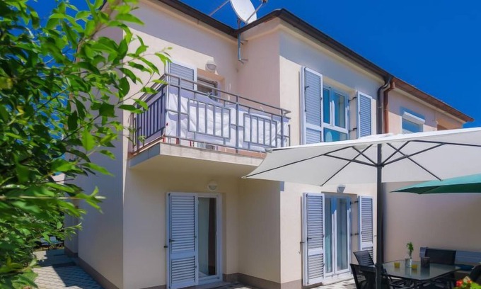Valdebek House | Vacation home Gojak by Interhome