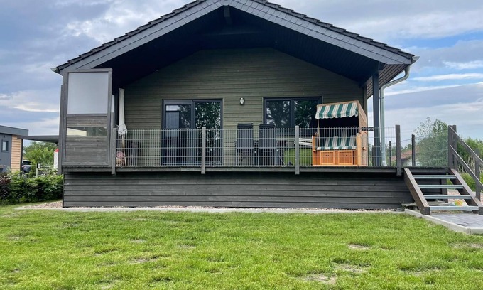 Sehestedt House | Vacation home Haus Seehund - Directly behind the dike on the North Sea