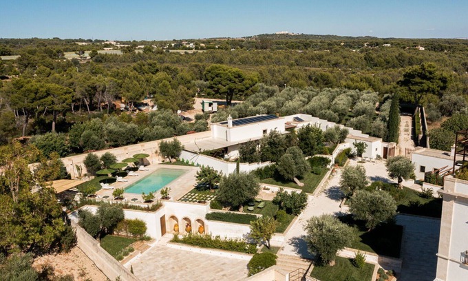Massafra House | Vacation Home in Massafra with 6 bedrooms sleeps 12