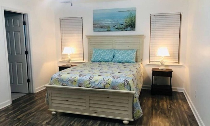 Sneads Ferry House | Vacation home in Sneads Ferry only 5 minutes to North Topsail Beach.