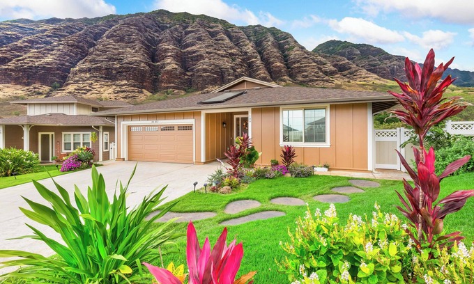 Makaha Valley House | Vacation Home in Secluded Makaha Valley Near Beach w/Full Kitchen & Bbq Grill