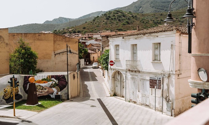 Muravera House | Vacation Home "La Pavoncella" with 2 Balconies & A/C