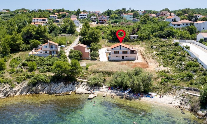 Novigrad House | Vacation home Lorena by Interhome