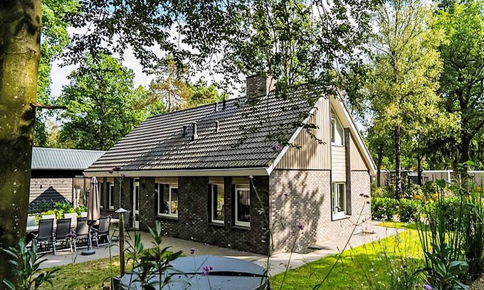 Bosgebied Hoenderloo House | Vacation home Specht by Interhome