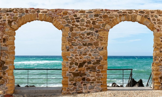 Old Town House | Vacation Home "Ta Maison Al Molo" with Sea View, Balcony & Wi-Fi