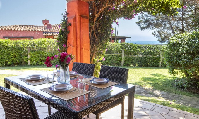 Punta De Su Turrione House | Vacation Home "Villa Toni" near Beach with Private Terrace & Shared Garden