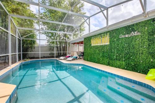 Lindfields House | Vacation Home with Private Pool near Disney World