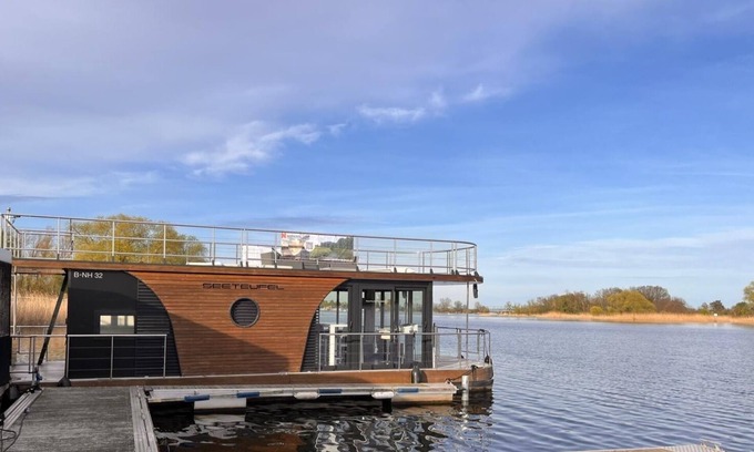 Havelsee House | Vacation in a floating vacation home in the middle of nature,