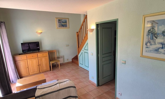 Tourrettes Apartment | Vacation residence with garden and 2 swimming pools. Ideal for summer vacations.