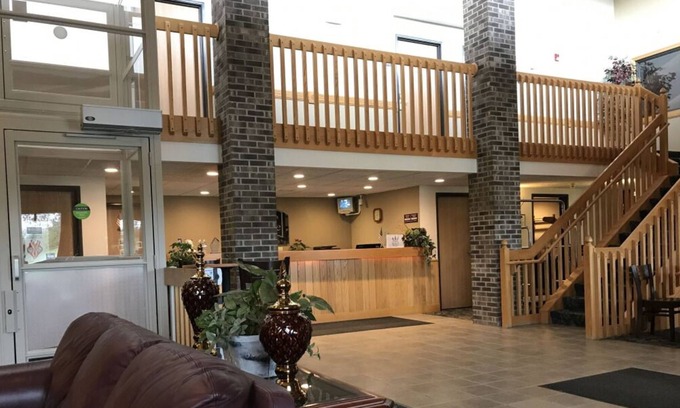 Thorp House | Vacation Starts Here! Free Parking, Pets Allowed, Near Thorp Aquatic Center