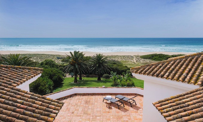 Atlanterra Villa | Vacation villa with direct access to the beach
