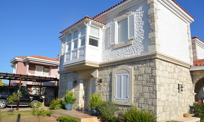 Cesme Villa | Vacation villa in Cesme, Turkey with private pool and 150 mt to the beach.