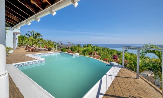 Reading Villa | Vacation Villa Style home with 4 bedrooms and WiFi, AC in fabulous Montego Bay.