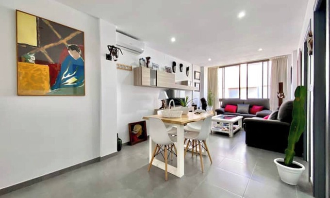 Almunecar Apartment | Vacations with art by the sea