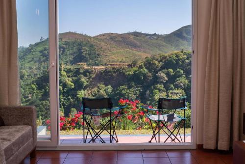 Elappara Villa | Vaga Roville- Tea Plantation Valley View by StayVista