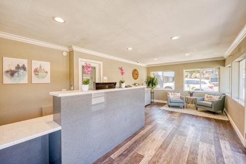 San Luis Obispo Hotel | Vagabond Inn San Luis Obispo