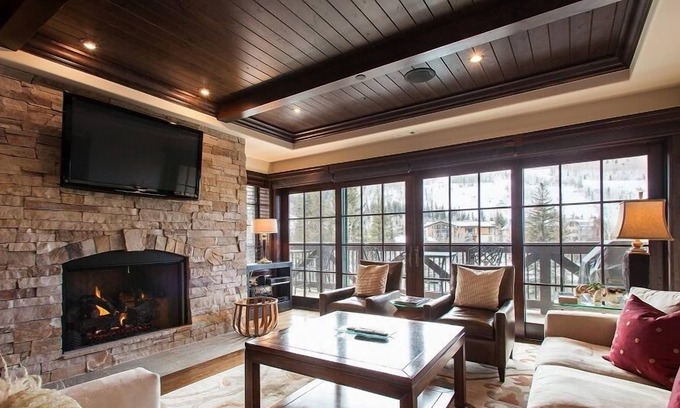 Vail Condo | Vail Village, Mountain View Residences, Walk to Slopes, Hot Tub, Pool, Parking
