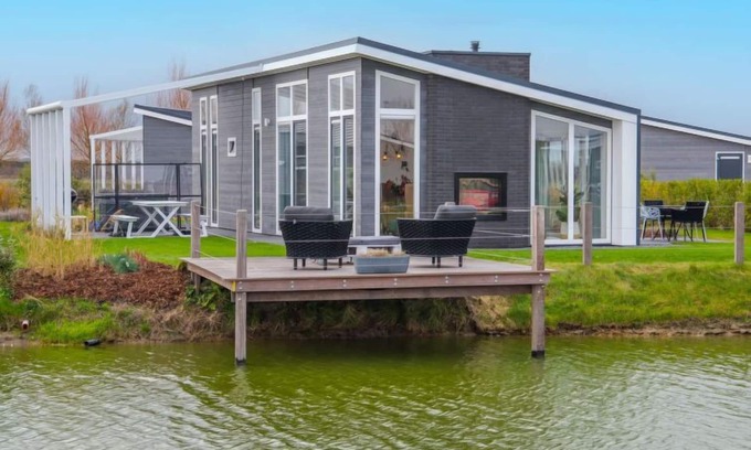Wemeldinge House | Vakantiehuis Ruisweg 34 by Interhome