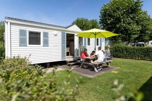 Jabbeke Ski Chalet | Vakantiepark Klein Strand - Comfort Chalet 4p H