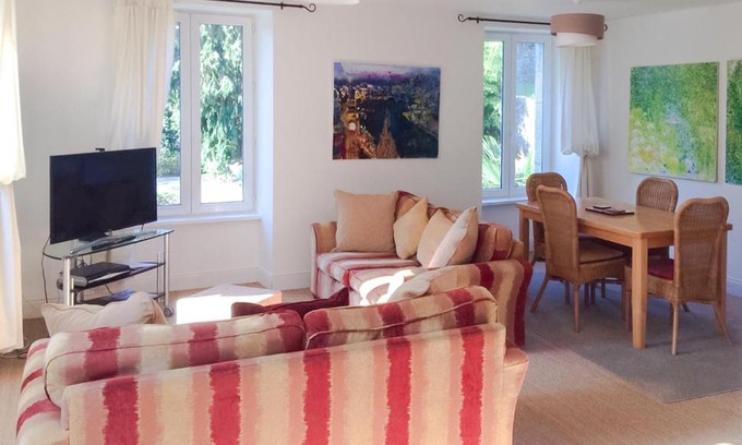 Lehon Apartment | Val Rive - Sisley Apartment