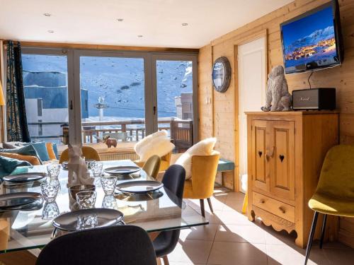 Val-Thorens Apartment | Val Thorens - Appt 6 pers rénové, 2 chambres, WiFi, loc. à skis, proche pistes - FR-1-637-28