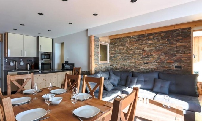 Val-Thorens Apartment | Val Thorens: Superbe appart 8 pers, proche pistes et commerces - FR-1-637-31
