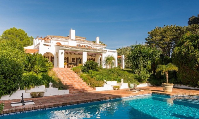 Sotogrande Villa | Valderrama Hole 17 Amazing Villa