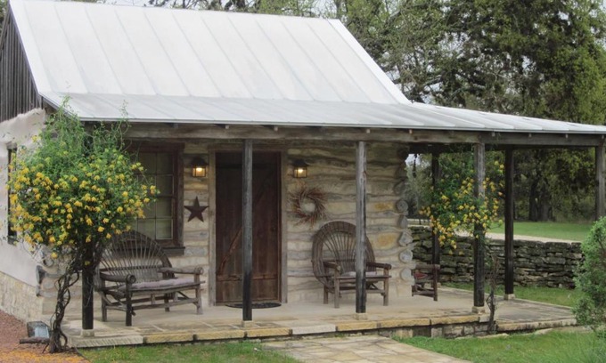 Fredericksburg Bed & Breakfast | Valentine Hill B&B - Amelia's Cabin