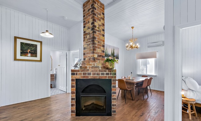Stanthorpe House | Valerie's on Creek