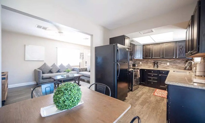 Henderson House | Valley Forge · 35% Off Fall Special - Charming 2 Bedroom House
