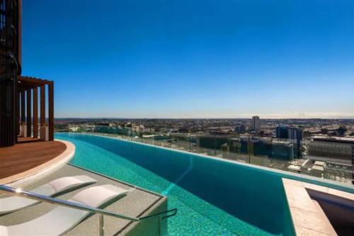 Fortitude Valley Apartment | Valley Gem - City View 1 Bedroom Apartment at FV Peppers