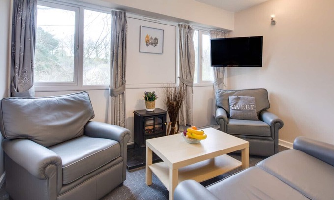 Saundersfoot House | Valley Grove 5B - Two Bedroom House, Sleeps 5