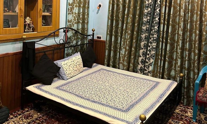 Srinagar House | VALLEY HONEY INN