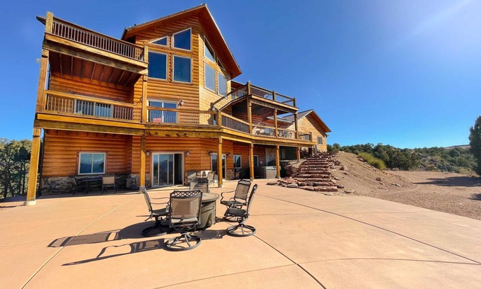 Canon City House | Valley Ranch Summary: