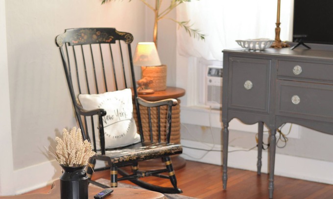 New Market Apartment | Valley Rest, a Historic Unit in the Shenandoah Valley