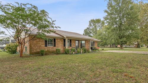 Jonesboro House | Valley View Acre