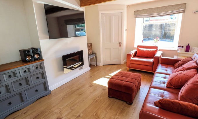 Holmbridge Cottage | VALLEY VIEW COTTAGE, pet friendly in Holmbridge