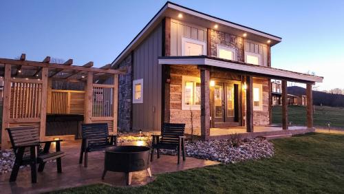 Timberline House | Valley View Resort Cabin 16, 1-Bed, Modern-Luxury with Hot Tub in Canaan Valley, WV