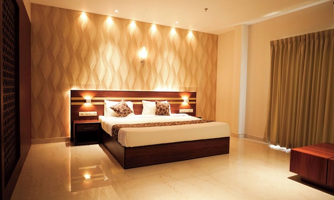 Melattoor Hotel | Valluvanad Residency