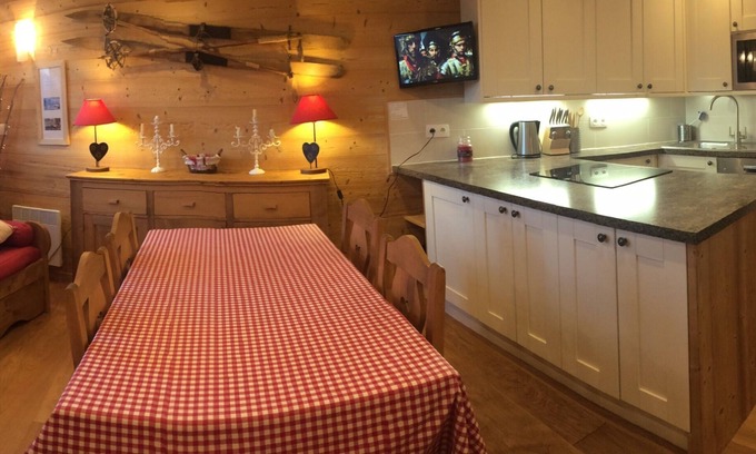 Les Avanchers-Valmorel Apartment | Valmorel renovated luxury ski apartment - sleep up to 6