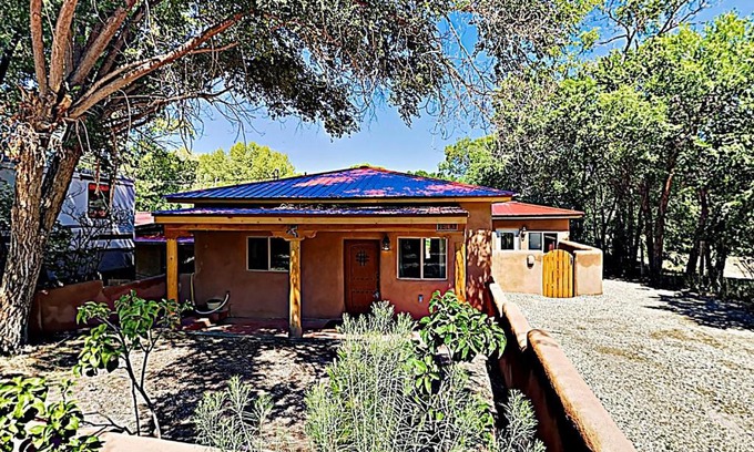 Taos House | Valverdo Oasis
